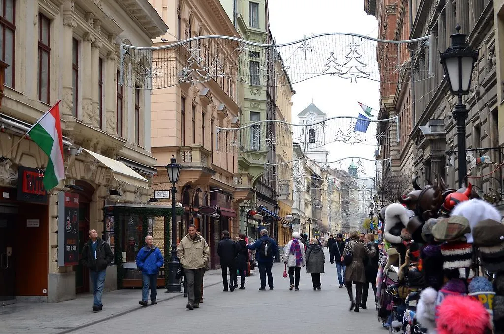 Budapest Central Apartments - Veres Palne Hungary