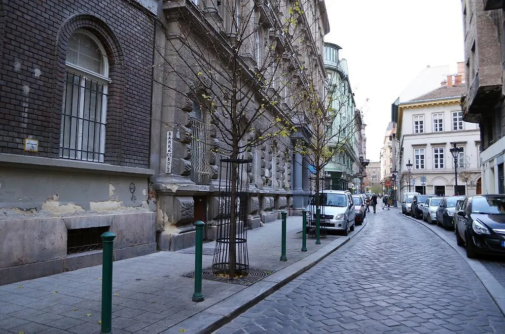 Budapest Central Apartments - Veres Palne